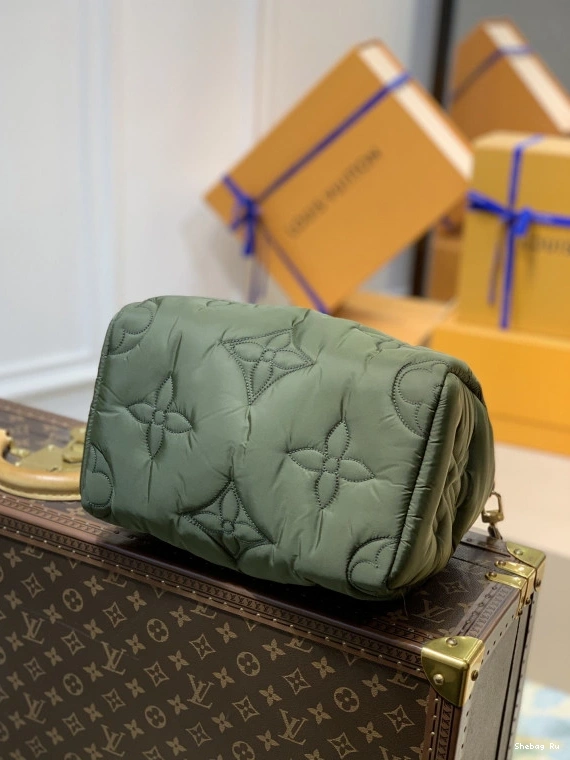 25 LOUIS VUITTON SPEEDY BANDOULIÈRE 0814